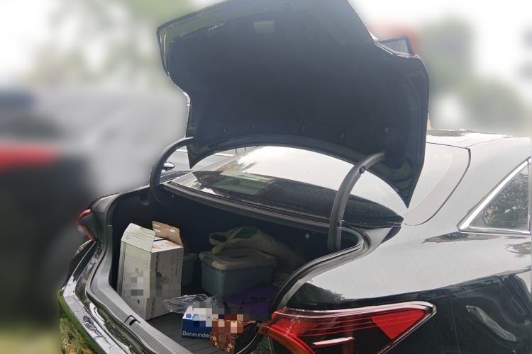 Used Toyota Avalon 2019 2.0L XLE Premium Edition China VI Trunk