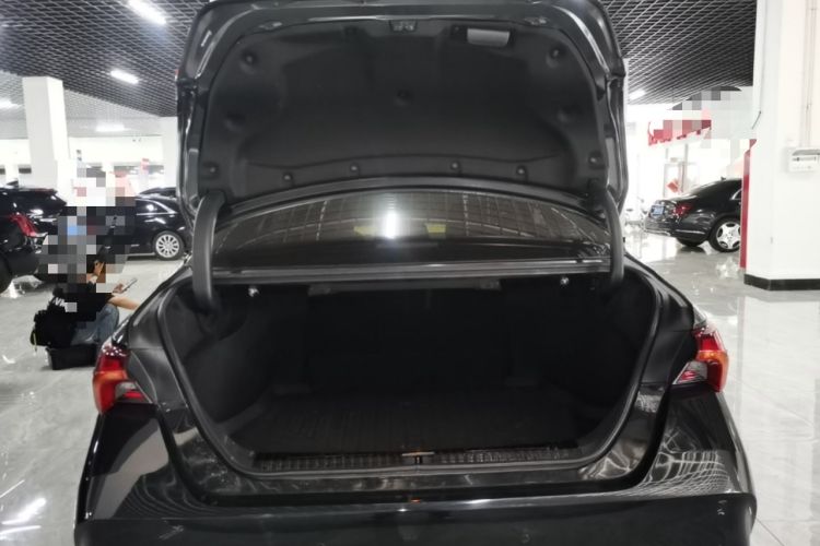 Used Toyota Avalon 2019 Dual-Engine 2.5L Luxury Edition China VI Standard Trunk