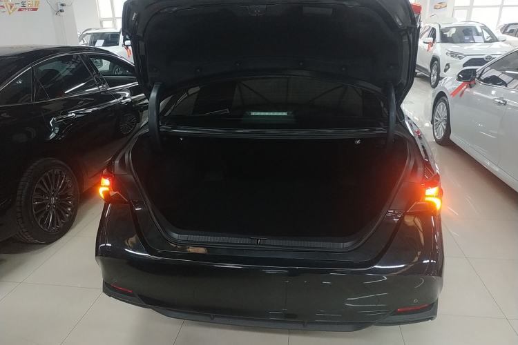 Used Toyota Avalon 2019 Dual-Engine 2.5L XLE Prestige Version China VI Standard Trunk