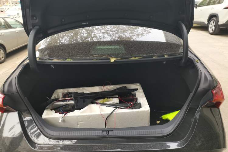 Used Toyota Avalon 2019 2.0L Luxury Edition China VI Standard Trunk