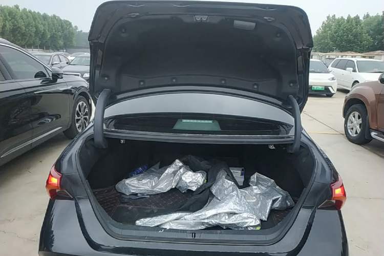 Used Toyota Avalon 2019 Dual-Engine 2.5L XLE Prestige Version China VI Standard Trunk
