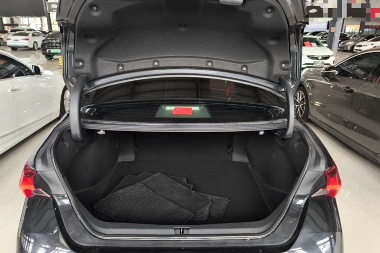 Used Toyota Avalon 2019 2.0L Luxury Edition China VI Standard Trunk