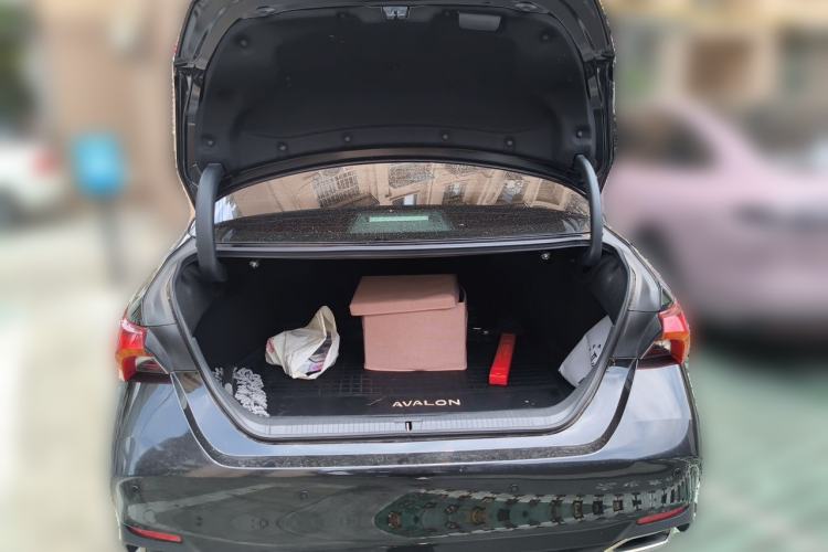 Used Toyota Avalon 2019 2.0L Luxury Edition China VI Standard Trunk