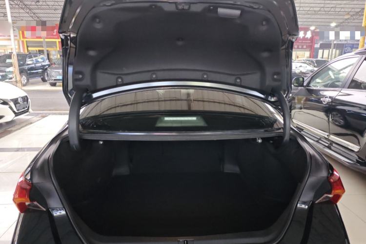Used Toyota Avalon 2019 2.0L Luxury Edition China VI Standard Trunk