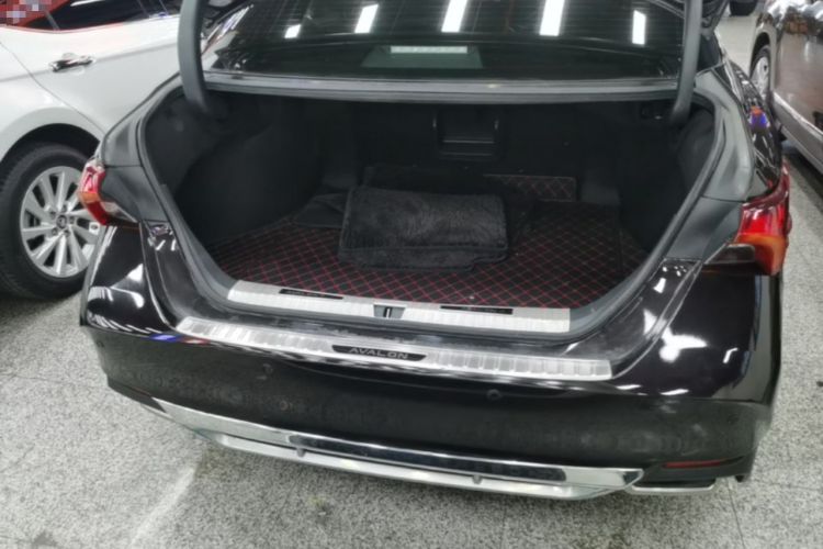 Used Toyota Avalon 2019 2.5L Ambition Version China VI Standard Trunk