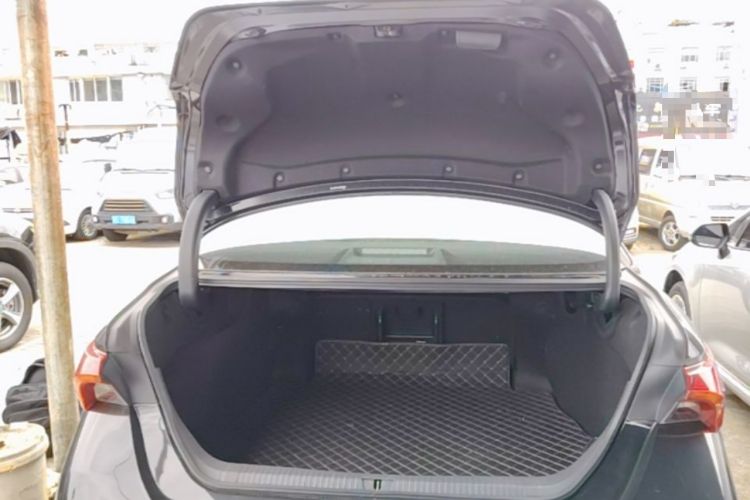 Used Toyota Avalon 2019 2.0L Ambition Edition China VI Trunk