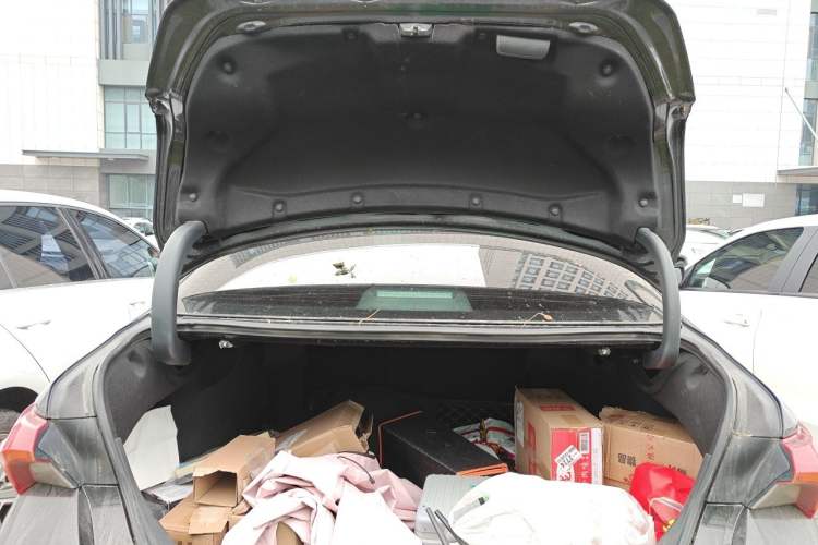 Used Toyota Avalon 2019 Dual-Engine 2.5L Luxury Edition China VI Standard Trunk
