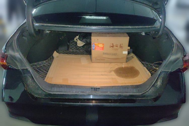 Used Toyota Avalon 2019 Dual-Engine 2.5L XLE Prestige Version China VI Standard Trunk