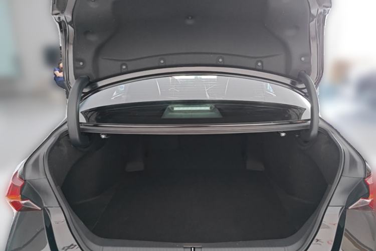 Used Toyota Avalon 2019 2.0L XLE Premium Edition China VI Trunk