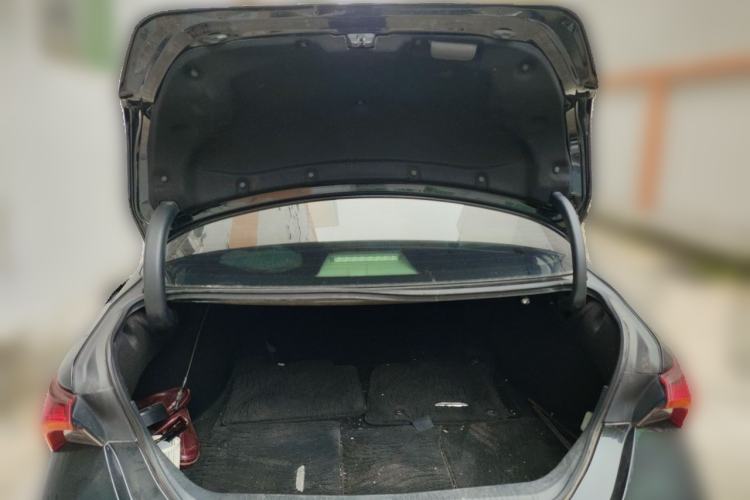 Used Toyota Avalon 2019 2.0L Luxury Edition China VI Standard Trunk