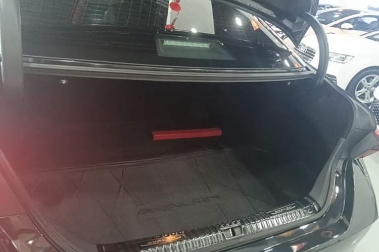 Used Toyota Avalon 2019 Dual-Engine 2.5L Luxury Edition China VI Standard Trunk