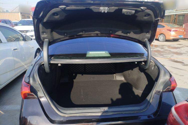 Used Toyota Avalon 2019 2.0L XLE Premium Edition China VI Trunk