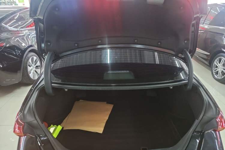 Used Toyota Avalon 2019 Dual-Engine 2.5L Luxury Edition China VI Standard Trunk