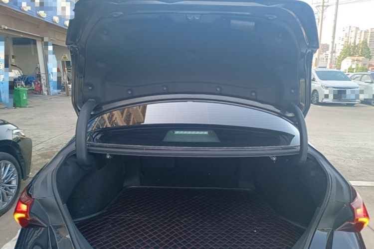 Used Toyota Avalon 2019 2.0L Luxury Edition China VI Standard Trunk