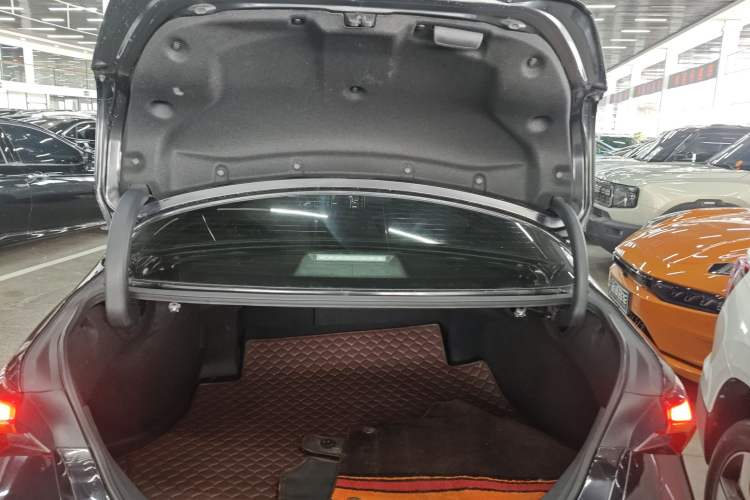 Used Toyota Avalon 2019 2.0L Luxury Edition China VI Standard Trunk