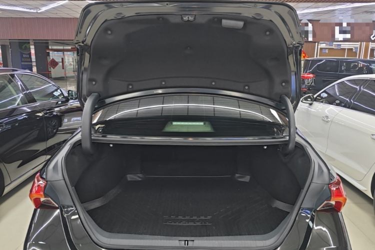 Used Toyota Avalon 2019 2.0L Luxury Edition China VI Standard Trunk