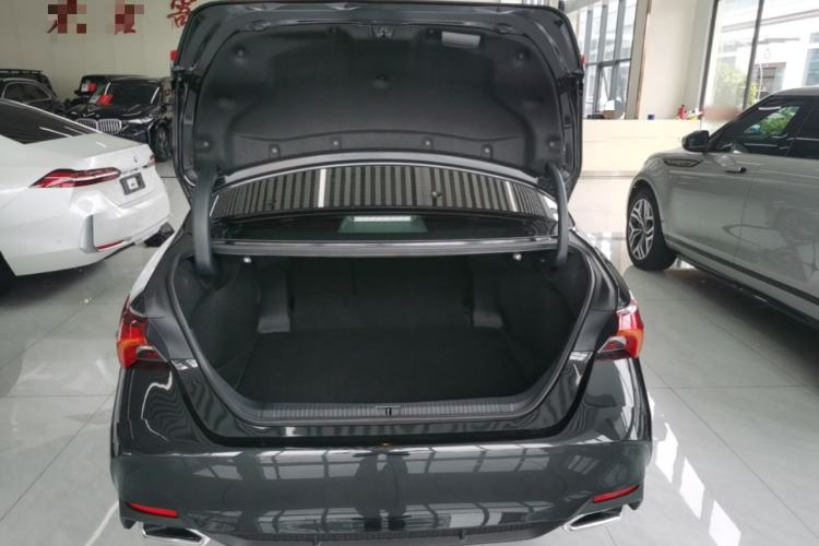 Used Toyota Avalon 2019 2.5L Touring Premium Version China VI Standard Trunk