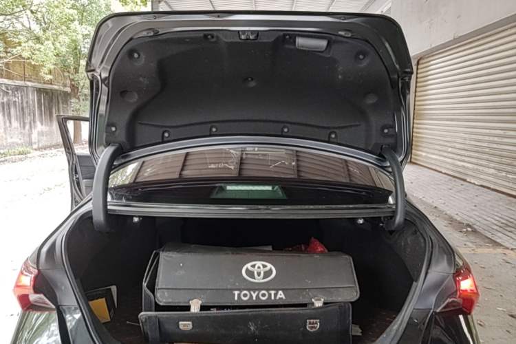 Used Toyota Avalon 2019 2.5L Touring Premium Version China VI Standard Trunk