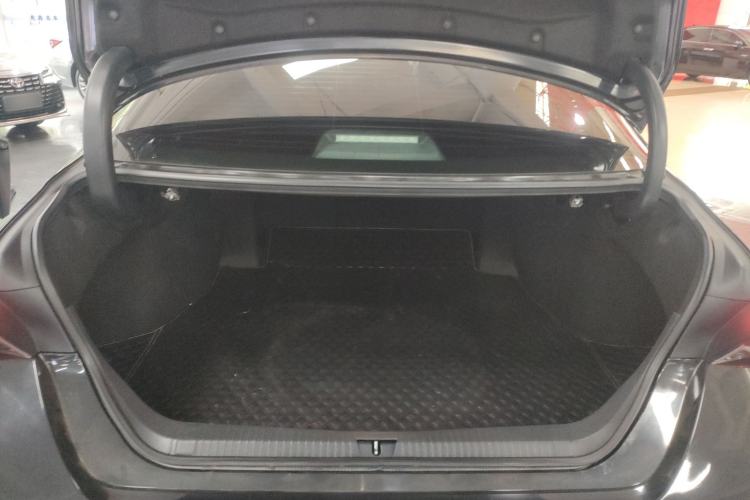 Used Toyota Avalon 2019 2.5L Touring Premium Version China VI Standard Trunk