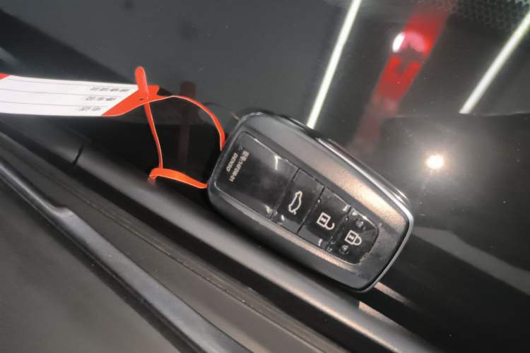 Used Toyota Avalon 2019 2.5L Ambition Version China VI Standard Vehicle Key