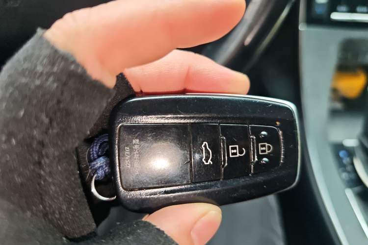 Used Toyota Avalon 2019 2.0L Luxury Edition China VI Standard Vehicle Key