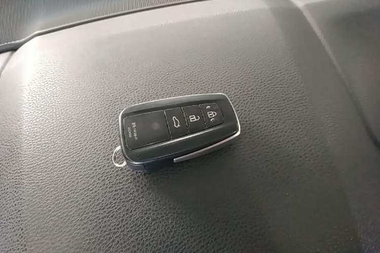Used Toyota Avalon 2019 2.5L Ambition Version China VI Standard Vehicle Key