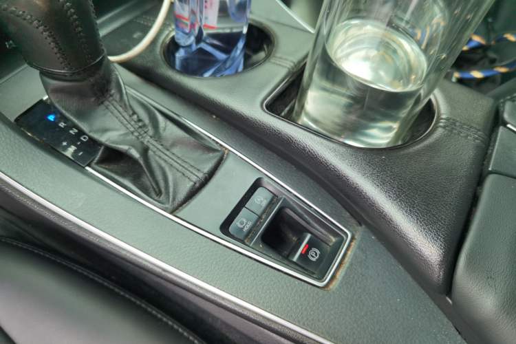 Used Toyota Avalon 2019 2.0L Ambition Edition China VI Vehicle Key