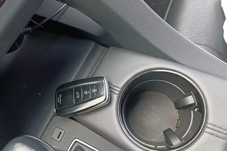 Used Toyota Avalon 2019 Dual-Engine 2.5L Luxury Edition China VI Standard Vehicle Key