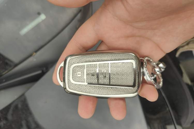 Used Toyota Avalon 2019 2.5L Touring Premium Version China VI Standard Vehicle Key