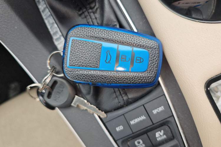 Used Toyota Avalon 2019 Dual-Engine 2.5L Luxury Edition China V Standard Vehicle Key