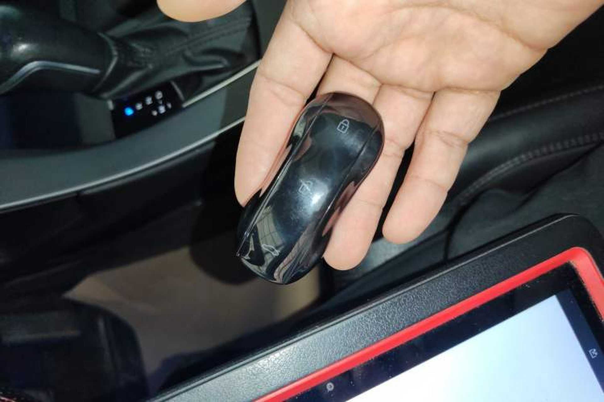 Used Toyota Avalon 2019 2.0L Luxury Edition China VI Standard Vehicle Key