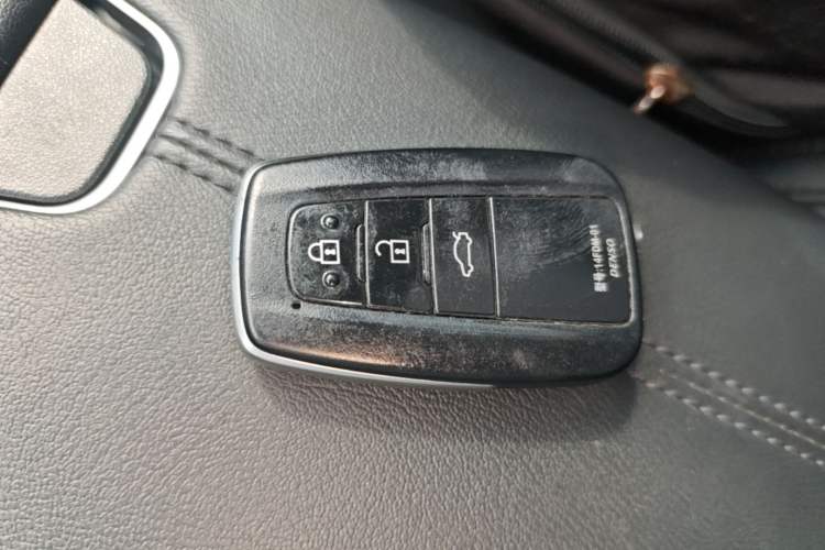 Used Toyota Avalon 2019 Dual-Engine 2.5L Luxury Edition China VI Standard Vehicle Key