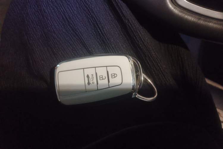 Used Toyota Avalon 2019 Dual-Engine 2.5L Luxury Edition China VI Standard Vehicle Key