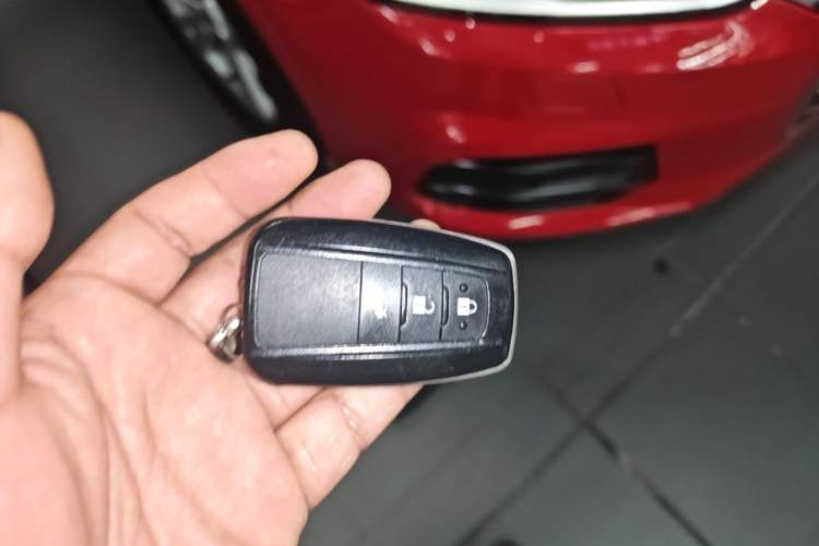 Used Toyota Avalon 2019 Dual-Engine 2.5L Luxury Edition China VI Standard Vehicle Key