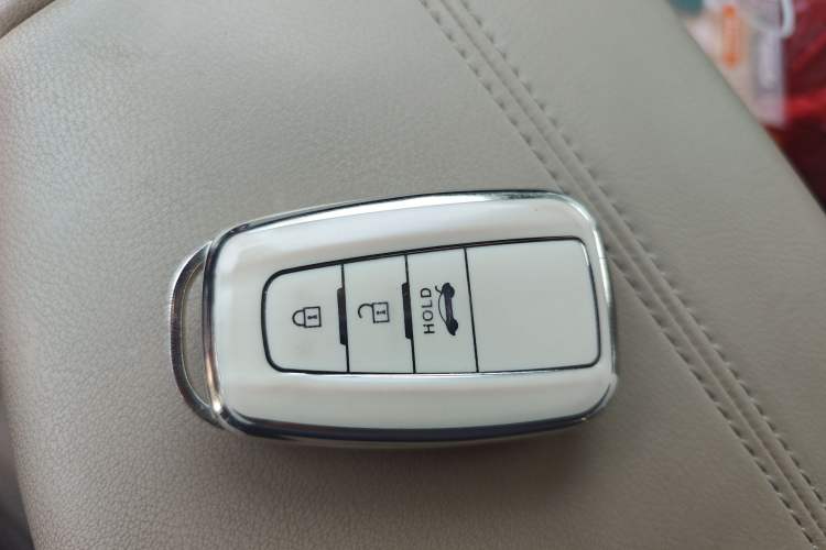 Used Toyota Avalon 2019 2.5L Touring Premium Version China VI Standard Vehicle Key