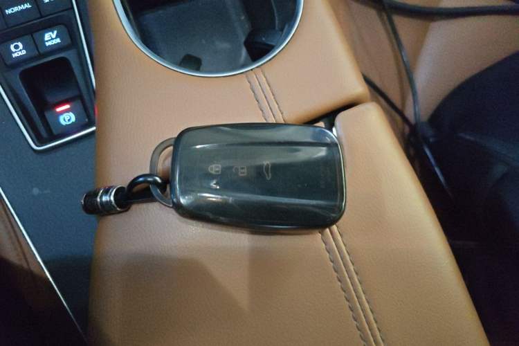 Used Toyota Avalon 2019 Dual-Engine 2.5L Limited Flagship Edition China VI Standard Vehicle Key