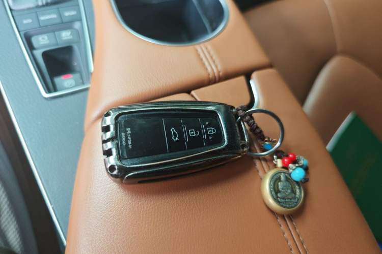 Used Toyota Avalon 2019 Dual-Engine 2.5L Limited Flagship Edition China VI Standard Vehicle Key