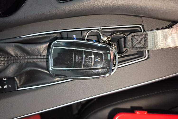 Used Toyota Avalon 2019 Dual-Engine 2.5L Luxury Edition China VI Standard Vehicle Key
