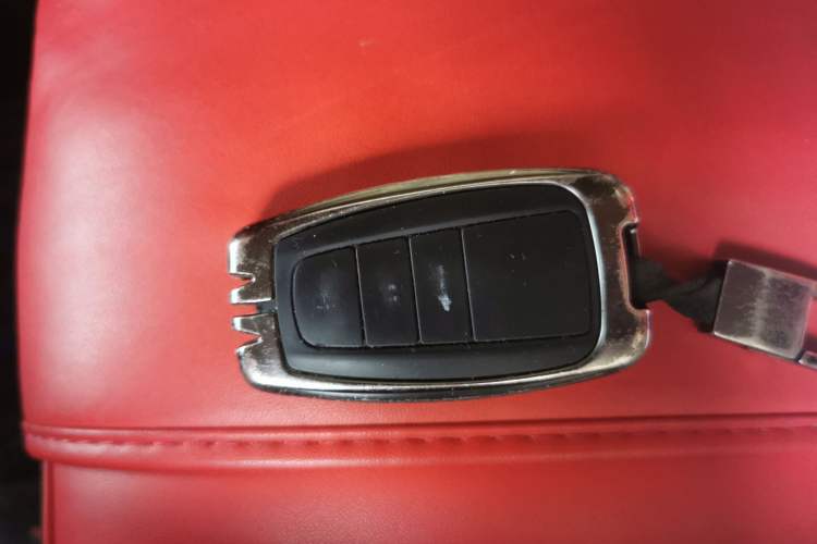 Used Toyota Avalon 2019 2.5L Touring Premium Version China VI Standard Vehicle Key
