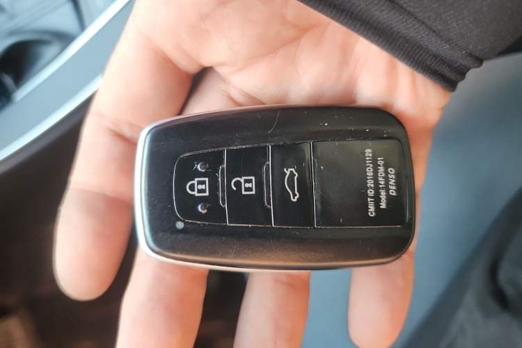 Used Toyota Avalon 2019 Dual-Engine 2.5L Luxury Edition China VI Standard Vehicle Key