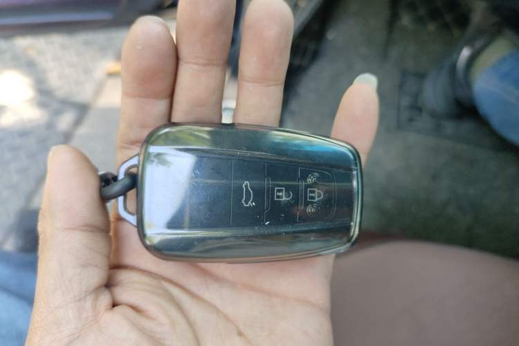 Used Toyota Avalon 2019 2.5L Touring Premium Version China VI Standard Vehicle Key