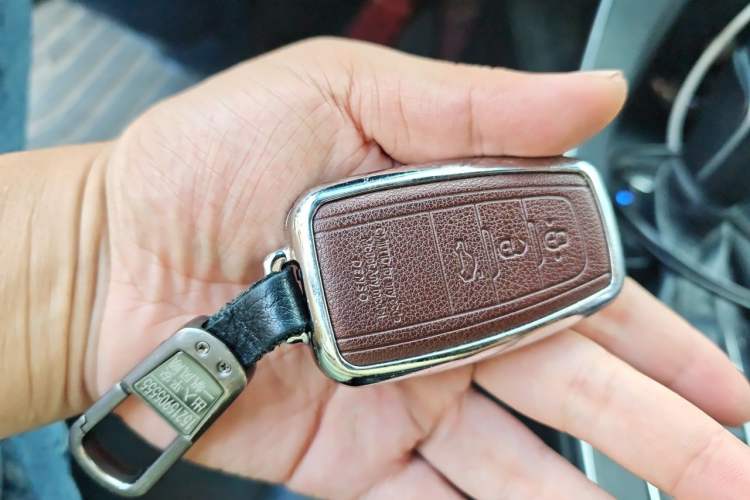 Used Toyota Avalon 2019 2.5L Touring Premium Version China VI Standard Vehicle Key