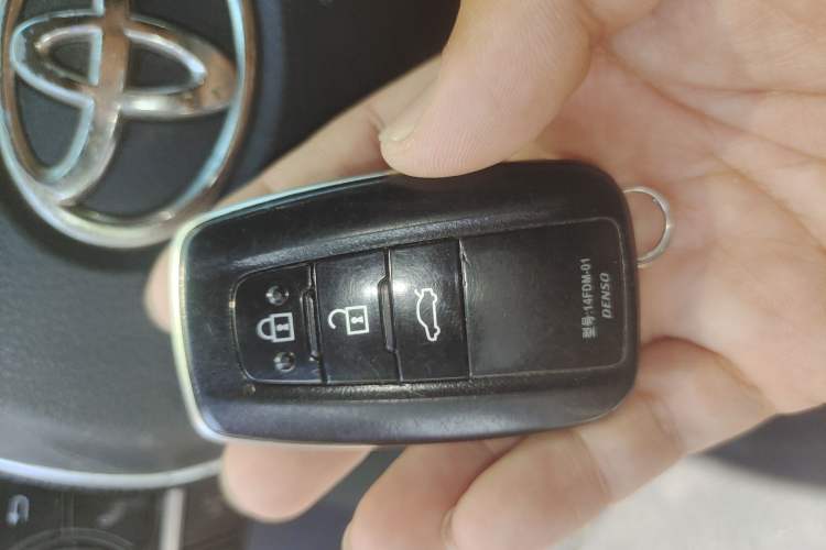 Used Toyota Avalon 2019 Dual-Engine 2.5L Luxury Edition China V Standard Vehicle Key
