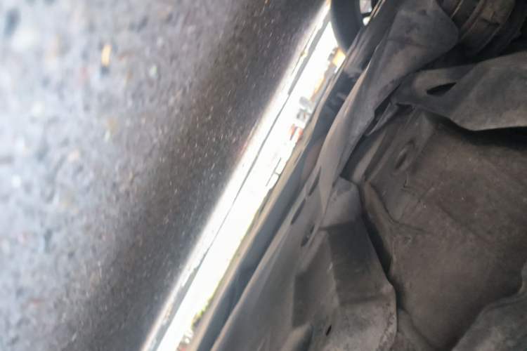 Used Toyota Avalon 2019 Dual-Engine 2.5L XLE Prestige Version China VI Standard Chassis Front Left