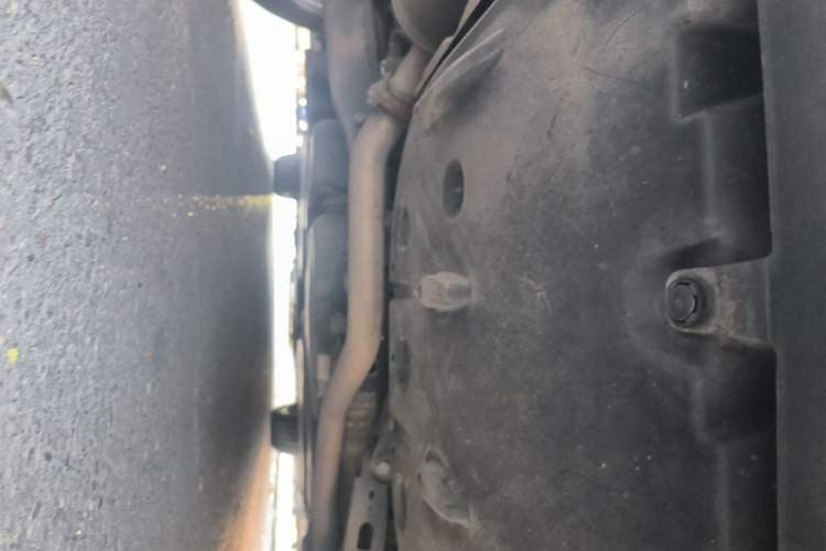 Used Toyota Avalon 2019 Dual-Engine 2.5L XLE Prestige Version China VI Standard Chassis Rear