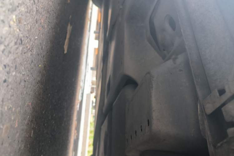 Used Toyota Avalon 2019 Dual-Engine 2.5L XLE Prestige Version China VI Standard Chassis Rear Left