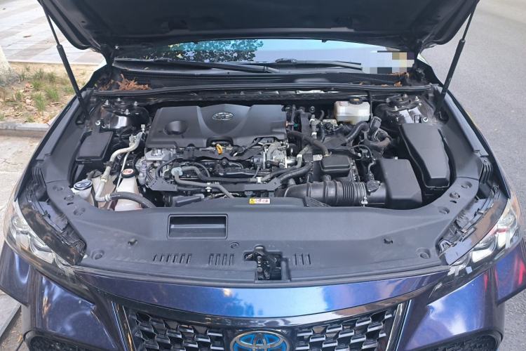 Used Toyota Avalon 2019 Dual-Engine 2.5L XLE Prestige Version China VI Standard Engine Bay