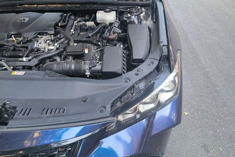 Used Toyota Avalon 2019 Dual-Engine 2.5L XLE Prestige Version China VI Standard Engine Bay Left
