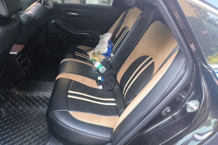 Used Toyota Avalon 2019 Dual-Engine 2.5L XLE Prestige Version China VI Standard Left Rear Seat