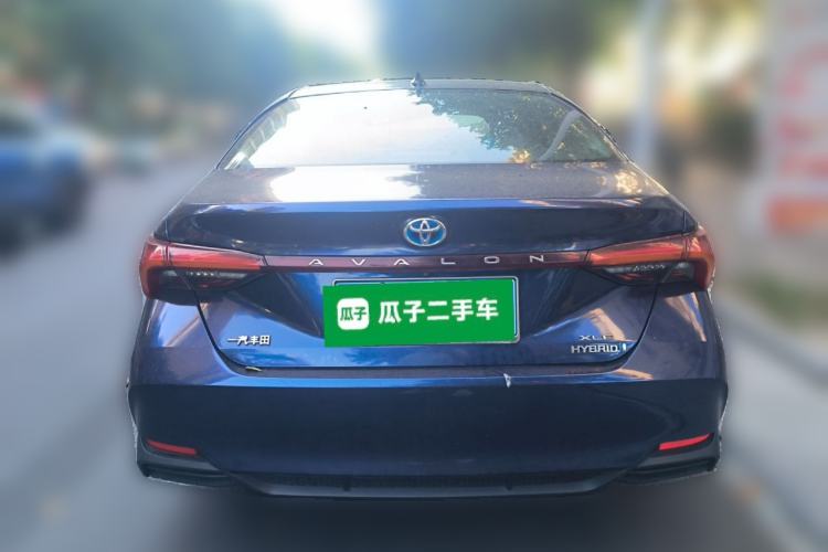 Used Toyota Avalon 2019 Dual-Engine 2.5L XLE Prestige Version China VI Standard Rear